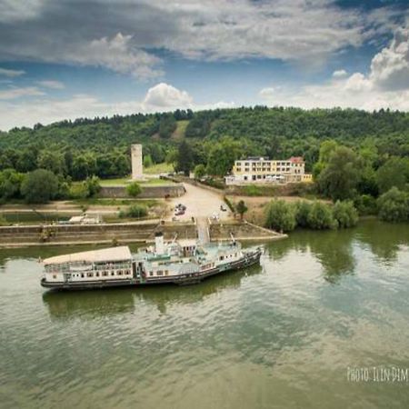 Хотелски Комплекс Радецки Град Козлодуй Kozloduy المظهر الخارجي الصورة