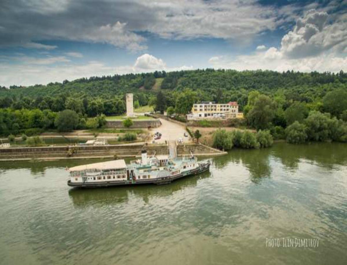 Хотелски Комплекс Радецки Град Козлодуй Kozloduy المظهر الخارجي الصورة